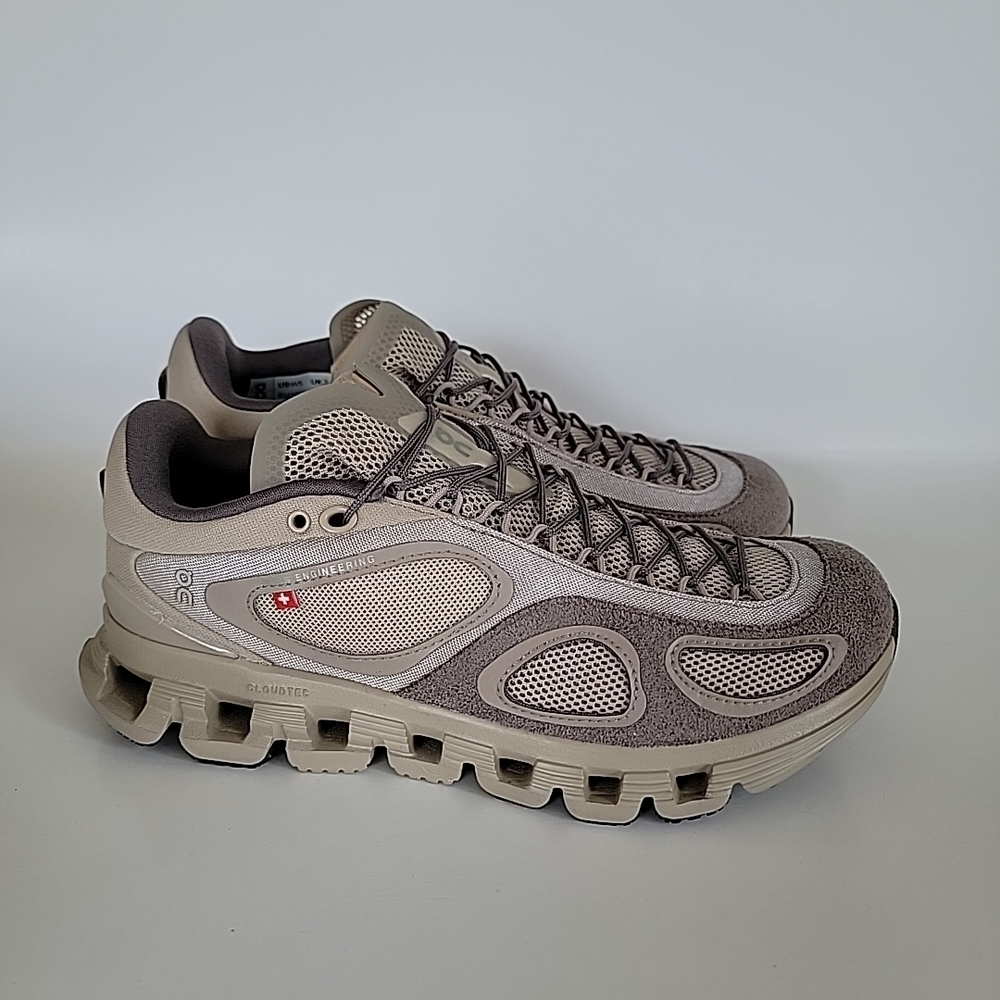 On Cloud X FKA Womens Shoes Color Desert Size 5 Limited Edition